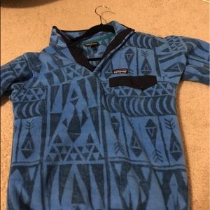 Tribal pattern blue Patagonia pullover